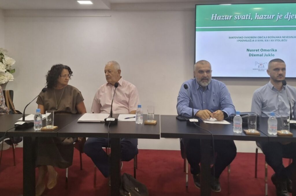 Promovisana knjiga ‘Hazur svati, hazur je djevojka“